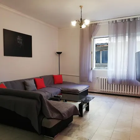 Apartment Center Cozy And Spacious Sofia