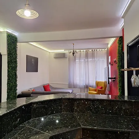Center Cozy And Spacious Apartment *
